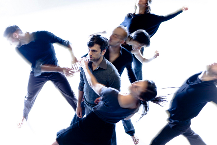 Le Fils d’Adrien danse – Trois créneaux distincts, néanmoins hybrides: grand public, jeunesse et in situ