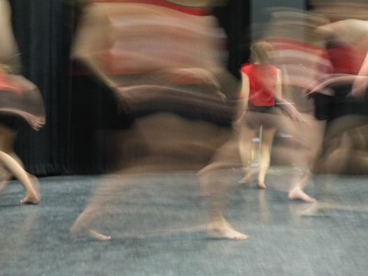 Dans le cadre du spectacle La danse en jeu Prestation de la troupe Unicycle Concentration danse premier cycle Crédit photo: Mathilde Bois