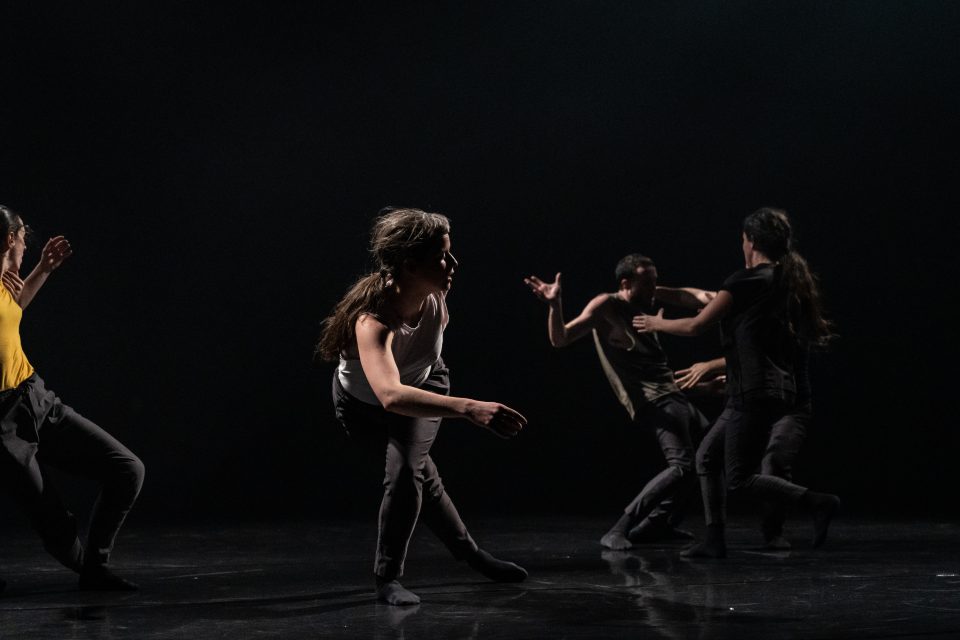 Photo tirée de Partition blanche du Fils d’Adrien danse - Crédit : Vanessa Cadrin